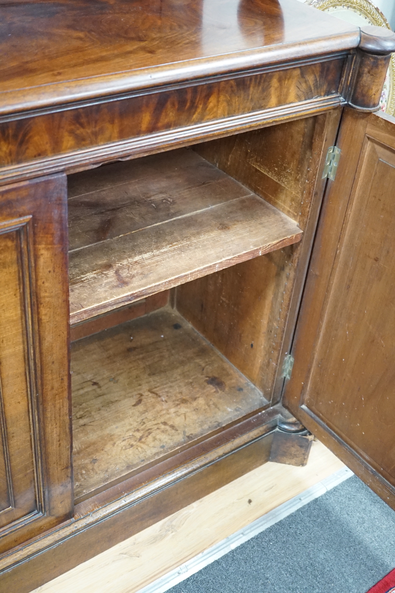 A William IV mahogany chiffonier, width 120cm, depth 50cm, height 153cm